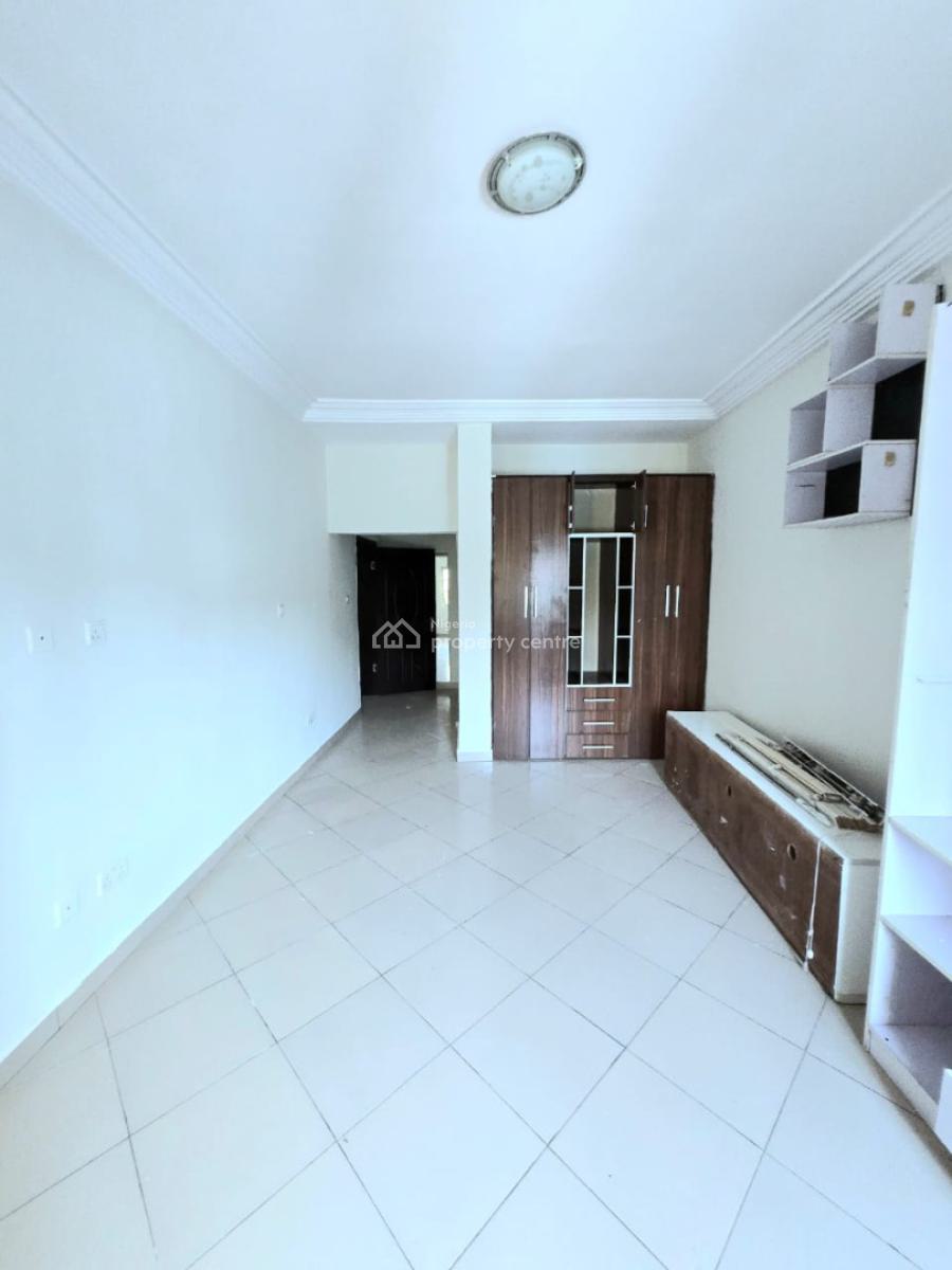 Newly Renovated 3 Bedroom Apartment, Lekki Phase 1, Lekki, Lagos, Flat / Apartment for Rent