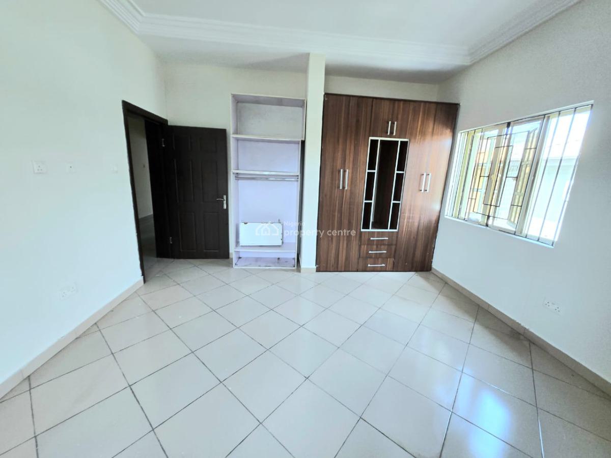 Newly Renovated 3 Bedroom Apartment, Lekki Phase 1, Lekki, Lagos, Flat / Apartment for Rent