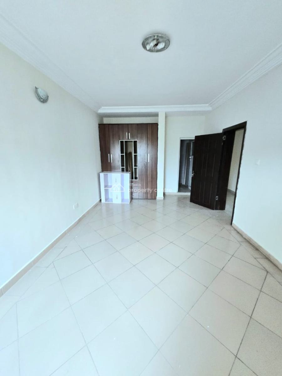 Newly Renovated 3 Bedroom Apartment, Lekki Phase 1, Lekki, Lagos, Flat / Apartment for Rent