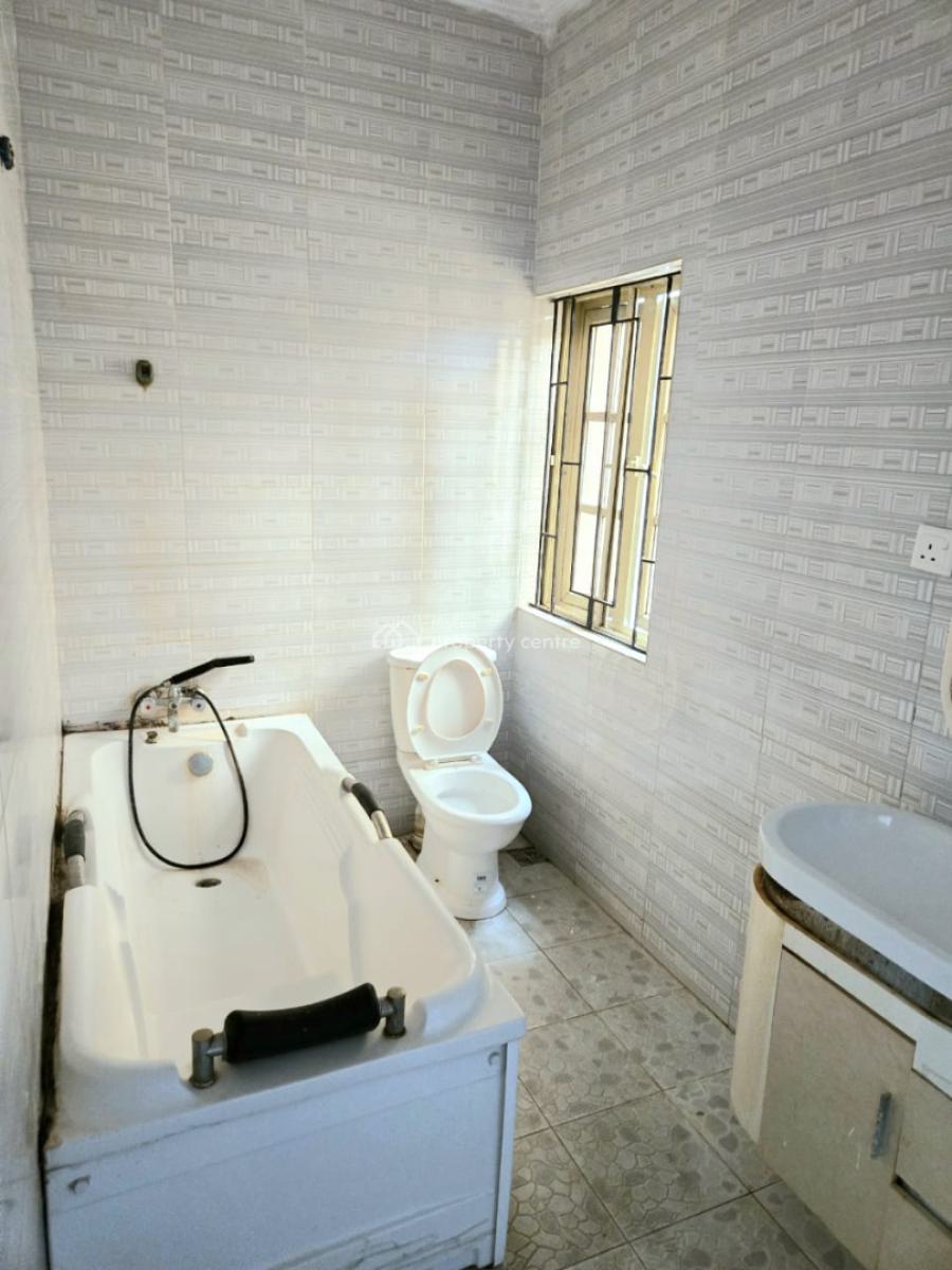 Newly Renovated 3 Bedroom Apartment, Lekki Phase 1, Lekki, Lagos, Flat / Apartment for Rent