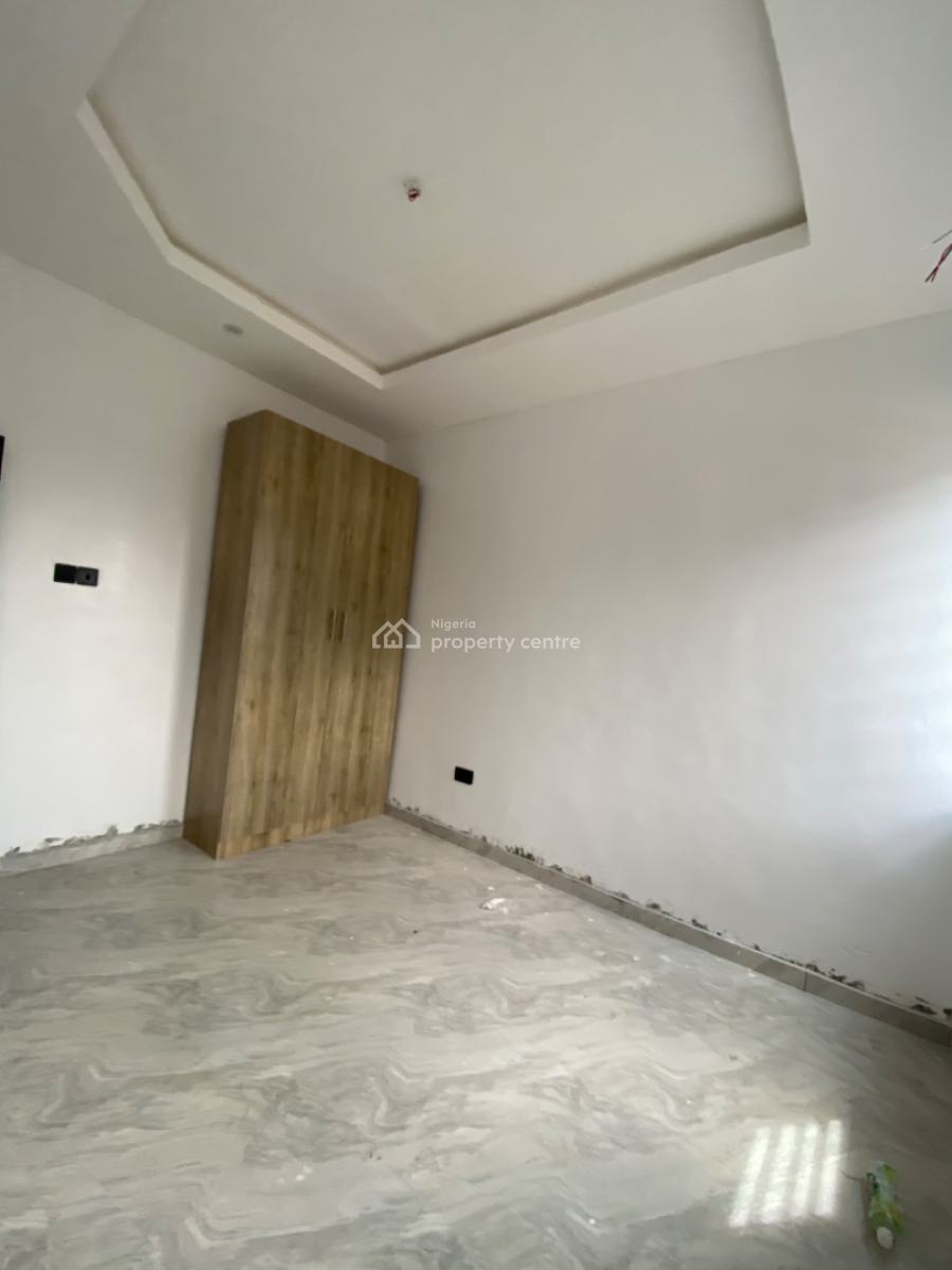 an Executive 2 Bedroom Flat, Silver Crest Estate Thera Annex Before Novare Shoprite Ajah, Lekki, Lagos, Flat / Apartment for Rent