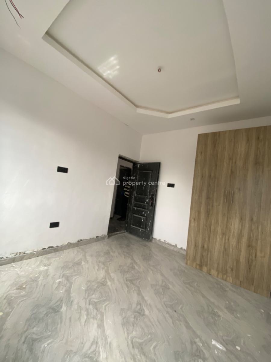an Executive 2 Bedroom Flat, Silver Crest Estate Thera Annex Before Novare Shoprite Ajah, Lekki, Lagos, Flat / Apartment for Rent