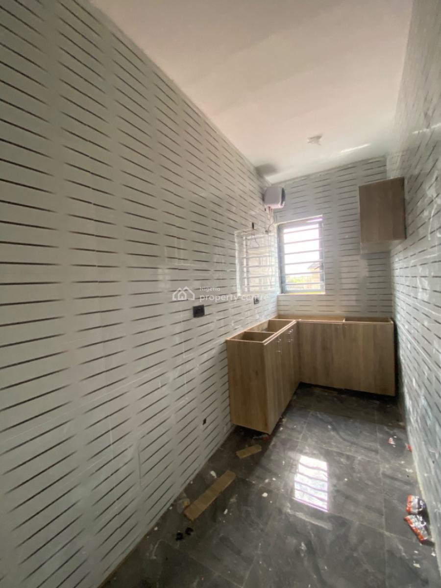 an Executive 2 Bedroom Flat, Silver Crest Estate Thera Annex Before Novare Shoprite Ajah, Lekki, Lagos, Flat / Apartment for Rent