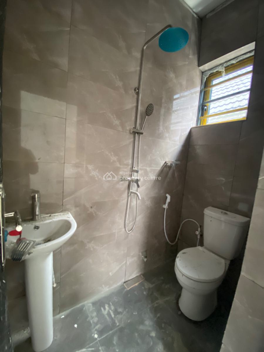 an Executive 2 Bedroom Flat, Silver Crest Estate Thera Annex Before Novare Shoprite Ajah, Lekki, Lagos, Flat / Apartment for Rent