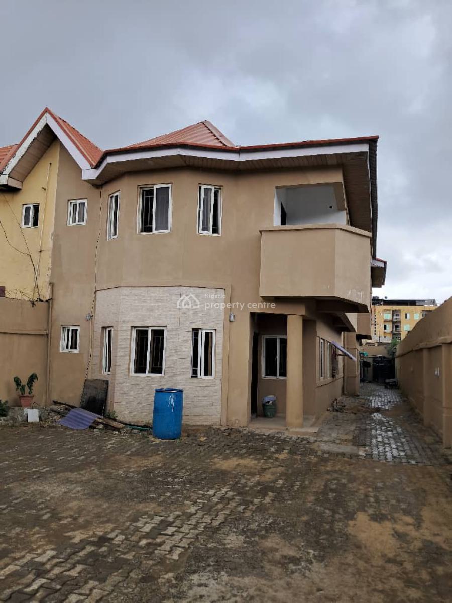 4 Bedroom Semi-detached Duplex with 1 Bedroom Chalet + Gatehouse, New Road Alpha Beach Chevron, Lekki, Lagos, Semi-detached Duplex for Rent