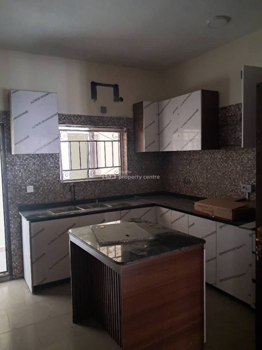 4 Bedroom Semi-detached Duplex with 1 Bedroom Chalet + Gatehouse, New Road Alpha Beach Chevron, Lekki, Lagos, Semi-detached Duplex for Rent