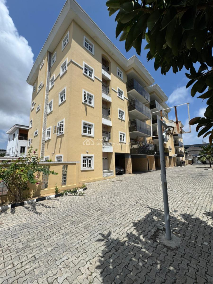 3 Bedroom Apartment with a Gym,  Pool and Bq, Victoria Island (vi), Lagos, Flat / Apartment for Rent