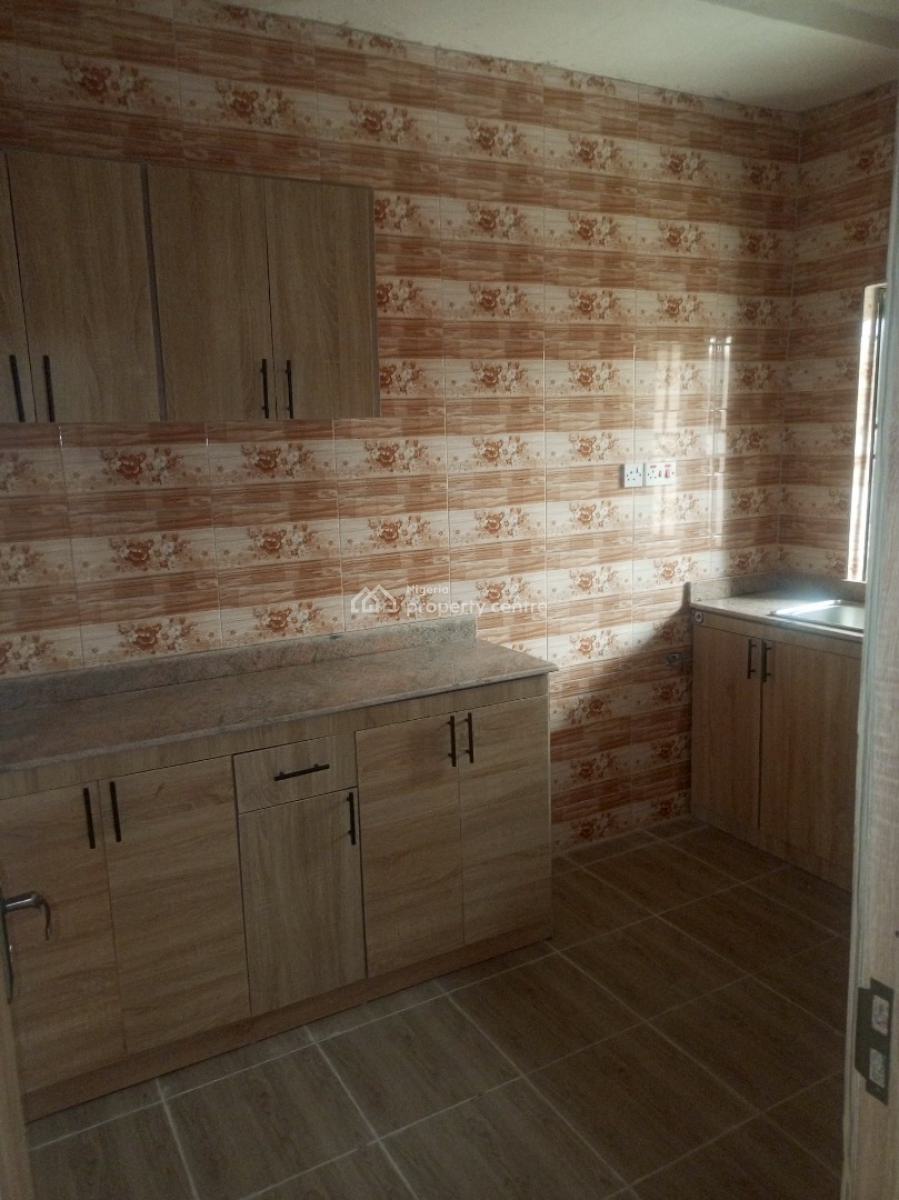Luxury Newly Built 2 Bedroom Flat, Before Bankole Estate, Magboro, Ogun, Flat / Apartment for Rent