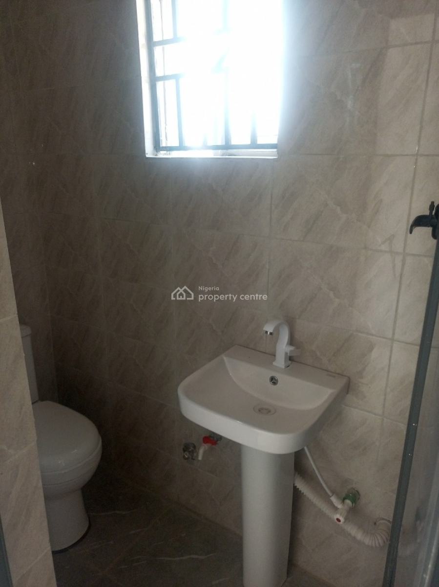 Luxury Newly Built 2 Bedroom Flat, Before Bankole Estate, Magboro, Ogun, Flat / Apartment for Rent