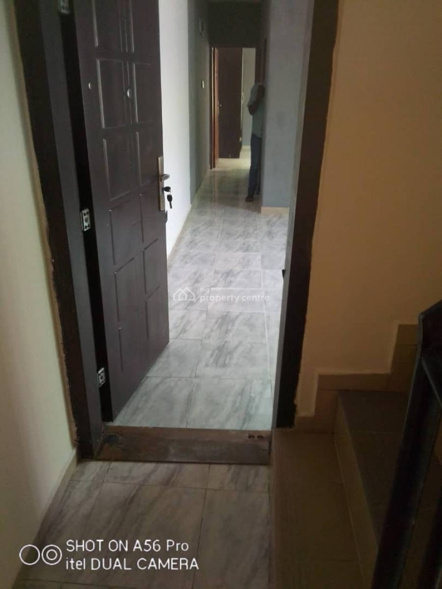 Spacious Mini Flat Upstairs, Lekki Phase 1, Lekki, Lagos, Mini Flat (room and Parlour) for Rent