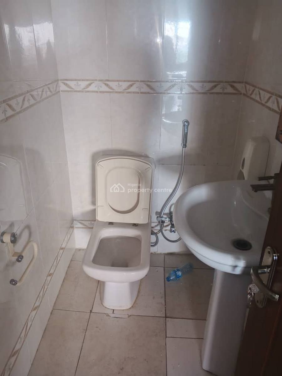3 Bedroom Pent Floor Flat with Bq, Off Ajose Adeogun, Victoria Island (vi), Lagos, Flat / Apartment for Rent