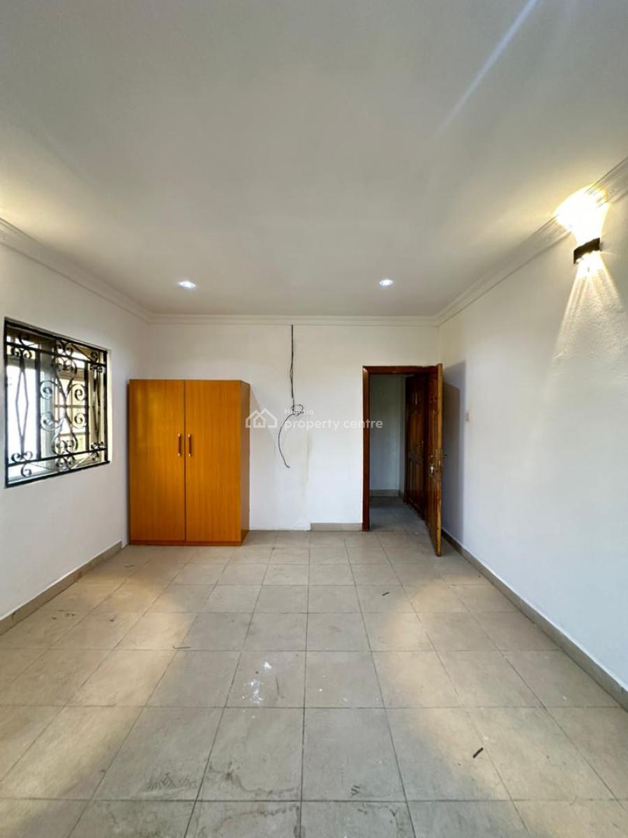 Neatly Built 3 Bedroom Apartment, Lekki Phase 1, Lekki, Lagos, Flat / Apartment for Rent
