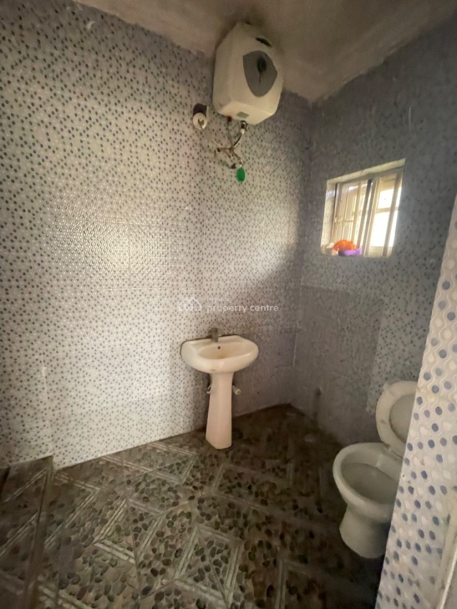 1 Bedroom Mini Flat ( Room and Parlor ) with an Extra Room, Lekki Scheme 2 Off Abraham Adesanya Road, Ajah, Lagos, Mini Flat (room and Parlour) for Rent