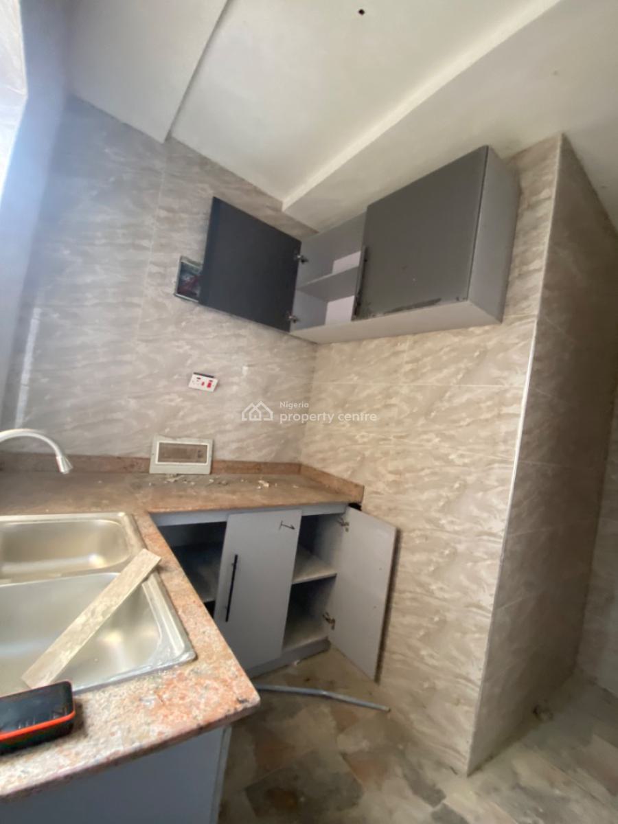 an Executive Two Bedroom Flat, Silver Crest Estate Before Shoprite Ajah, Lekki, Lagos, Flat / Apartment for Rent