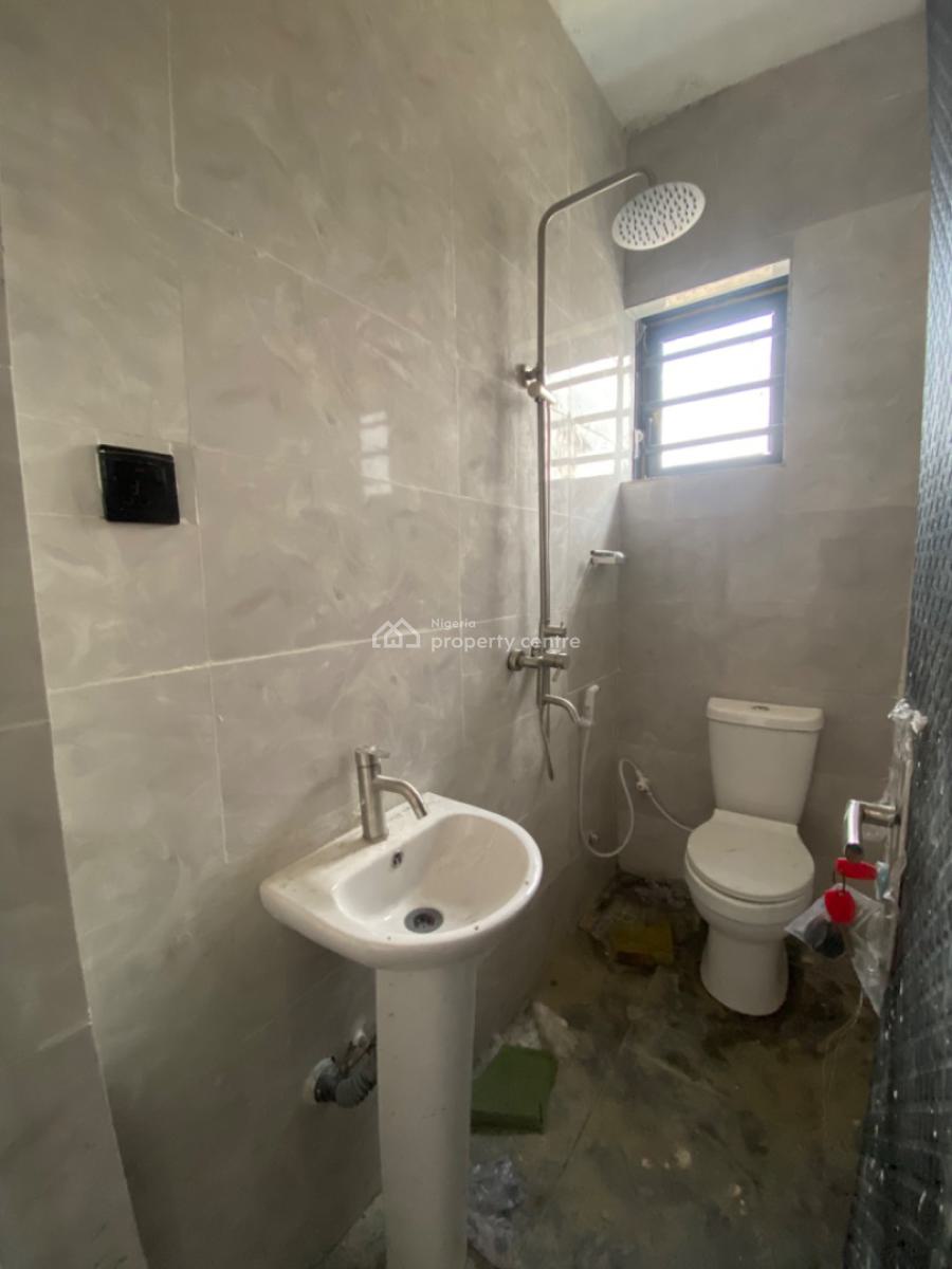 an Executive Two Bedroom Flat, Silver Crest Estate Before Shoprite Ajah, Lekki, Lagos, Flat / Apartment for Rent