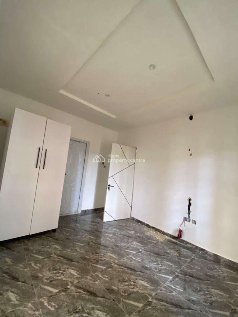 an Executive Two Bedroom Flat, Silver Crest Estate Before Shoprite Ajah, Lekki, Lagos, Flat / Apartment for Rent