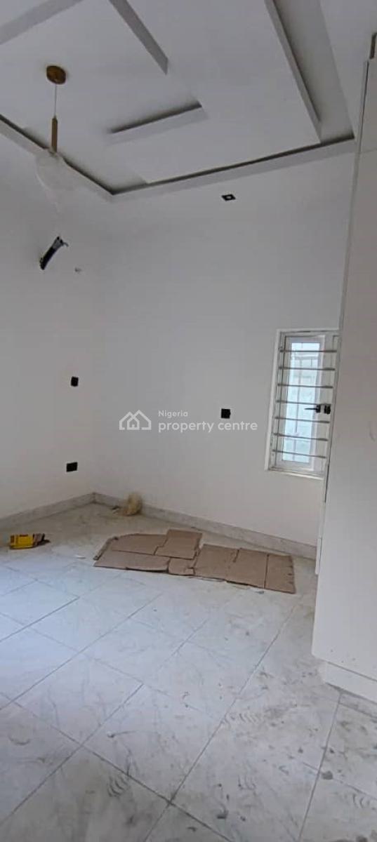 Two Bedroom Flat, Ilasan Chisco, Ikate Elegushi, Lekki, Lagos, Flat / Apartment for Sale