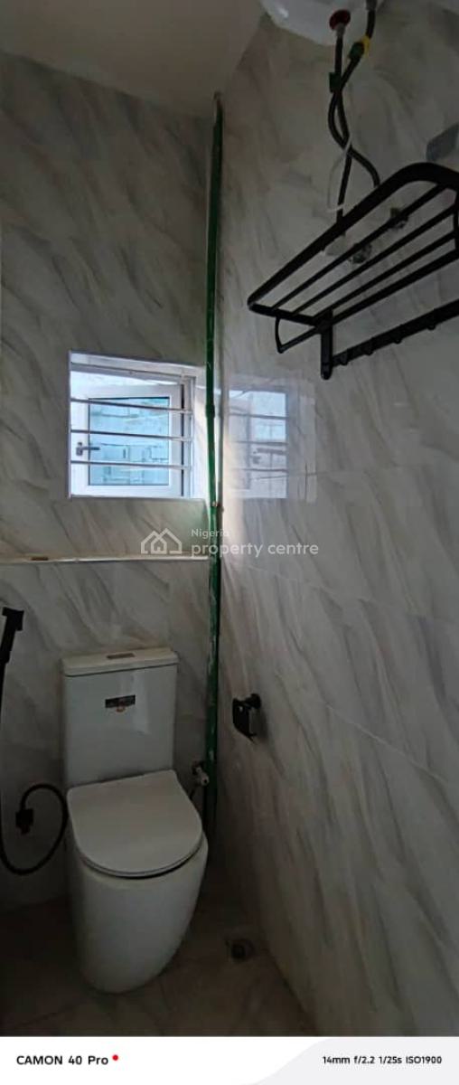 Two Bedroom Flat, Ilasan Chisco, Ikate Elegushi, Lekki, Lagos, Flat / Apartment for Sale
