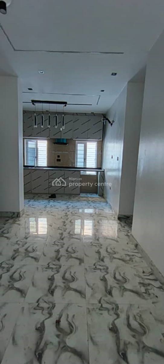 Two Bedroom Flat, Ilasan Chisco, Ikate Elegushi, Lekki, Lagos, Flat / Apartment for Sale