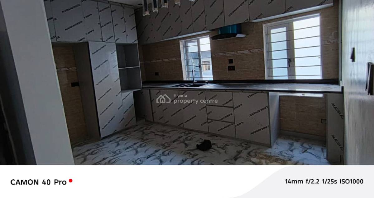 Two Bedroom Flat, Ilasan Chisco, Ikate Elegushi, Lekki, Lagos, Flat / Apartment for Sale