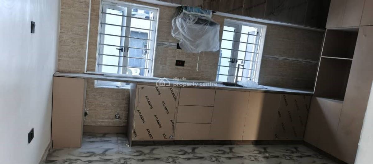 Two Bedroom Flat, Ilasan Chisco, Ikate Elegushi, Lekki, Lagos, Flat / Apartment for Sale