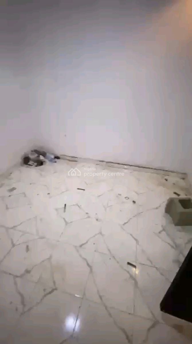 Standard and Executive Room Self Contained, Jibowu, Jibowu, Yaba, Lagos, Self Contain (single Rooms) for Rent