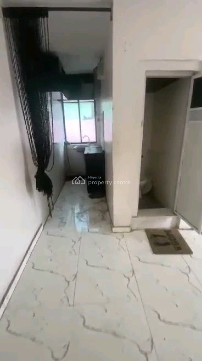 Standard and Spacious Mini Flat, Jibowu, Jibowu, Yaba, Lagos, Mini Flat (room and Parlour) for Rent