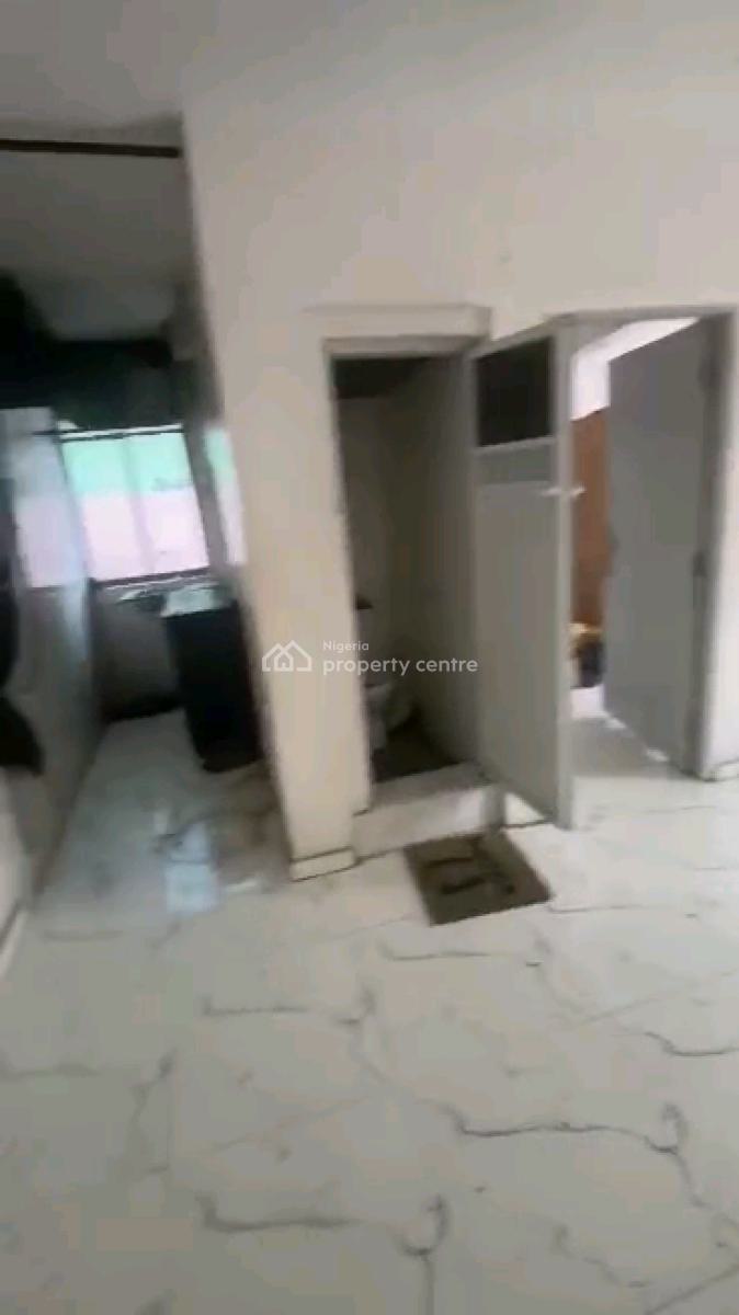 Standard and Spacious Mini Flat, Jibowu, Jibowu, Yaba, Lagos, Mini Flat (room and Parlour) for Rent