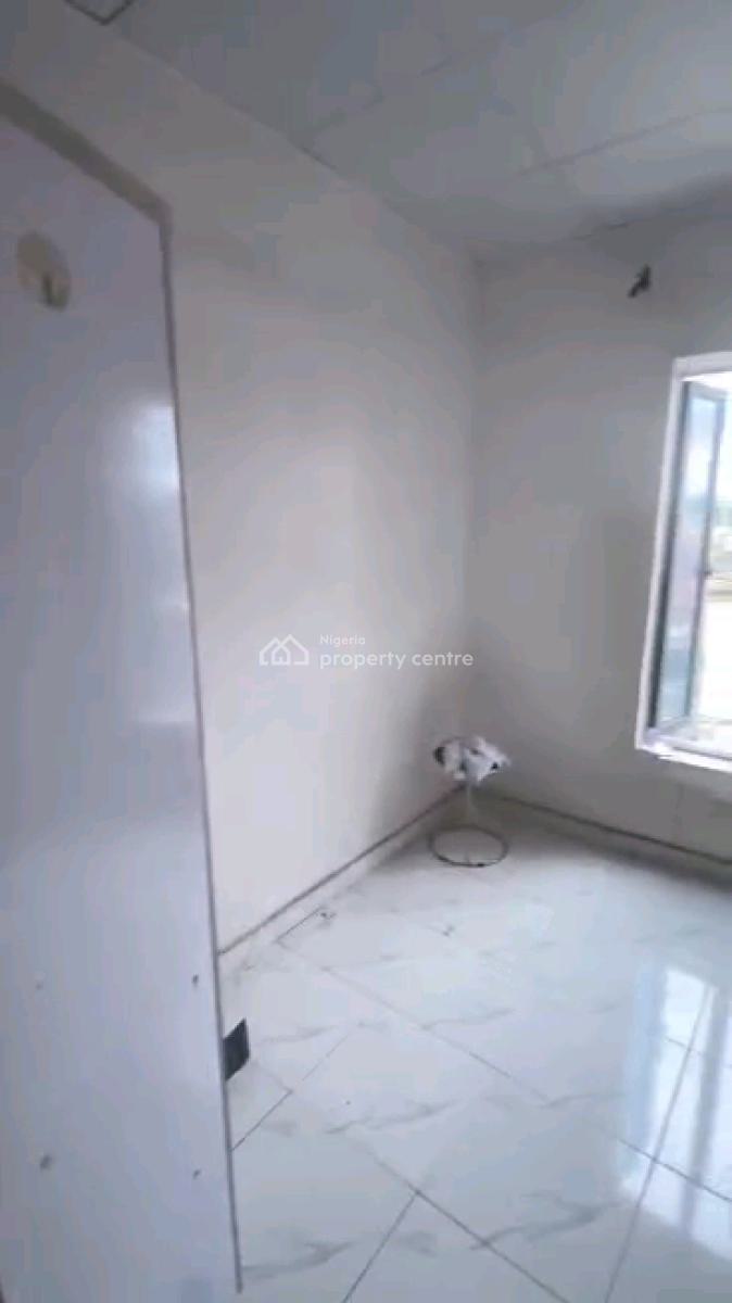 Standard and Spacious Mini Flat, Jibowu, Jibowu, Yaba, Lagos, Mini Flat (room and Parlour) for Rent