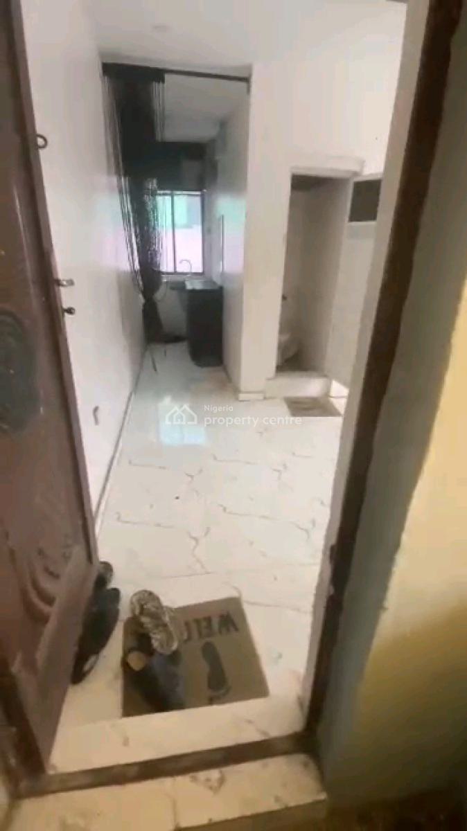 Standard and Spacious Mini Flat, Jibowu, Jibowu, Yaba, Lagos, Mini Flat (room and Parlour) for Rent