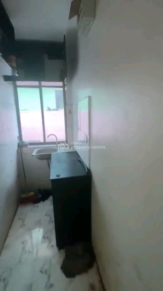 Standard and Spacious Mini Flat, Jibowu, Jibowu, Yaba, Lagos, Mini Flat (room and Parlour) for Rent