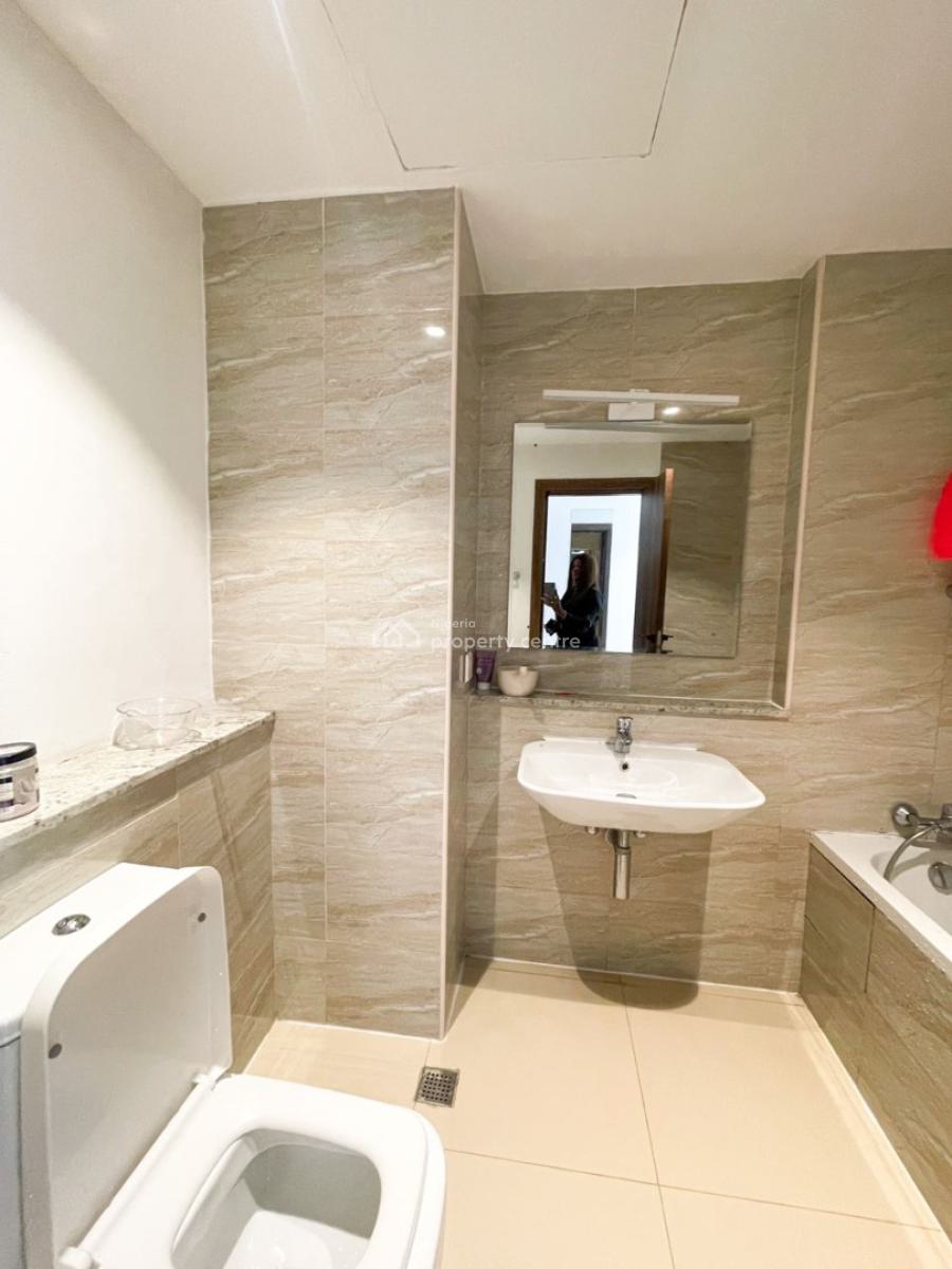 Luxurious 3 Bedrooms Flat with Bq, Blue Waters Estate, Lekki Phase 1, Lekki, Lagos, Flat / Apartment for Sale