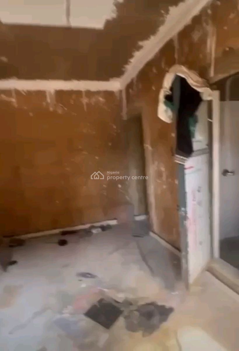 Newly Built Room Self Contain, Off Apata, Shomolu, Lagos, Self Contain (single Rooms) for Rent