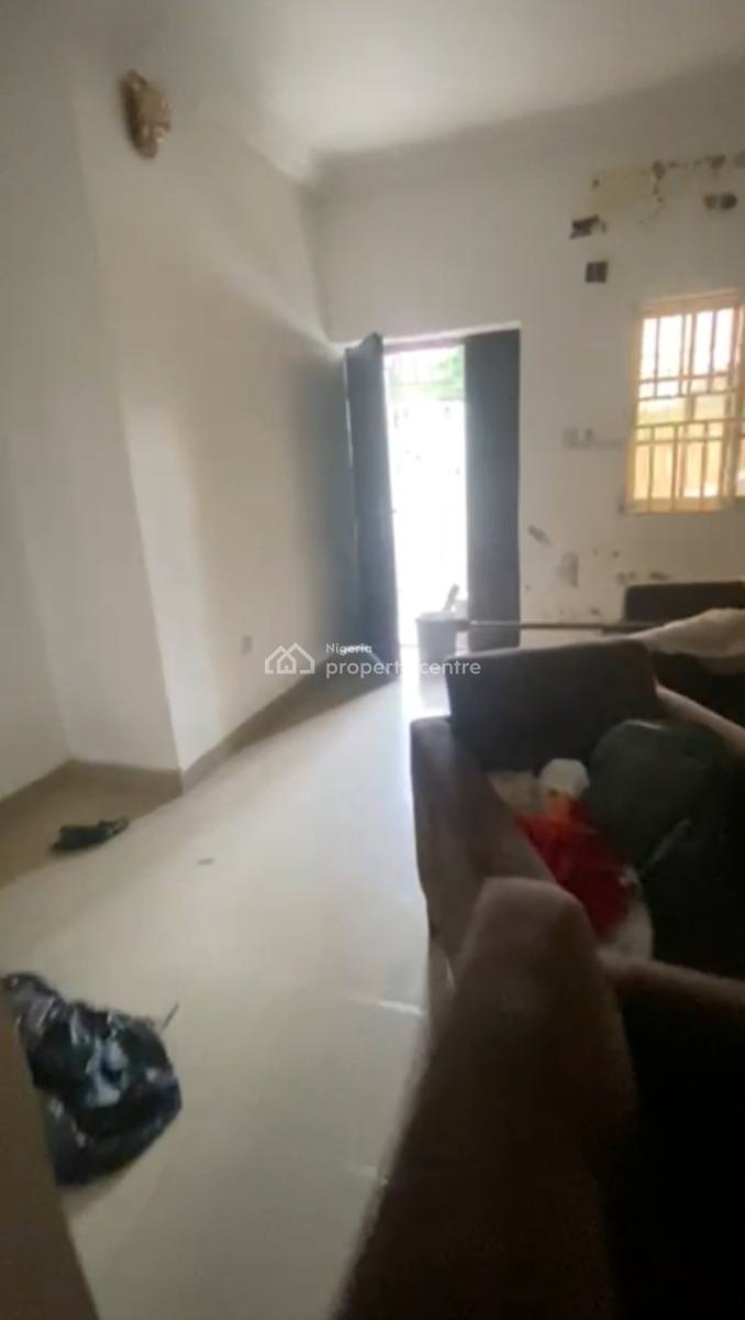 2 Bedrooms Flat Upstairs, 1st Avenue, Gwarinpa, Abuja, Flat / Apartment for Rent