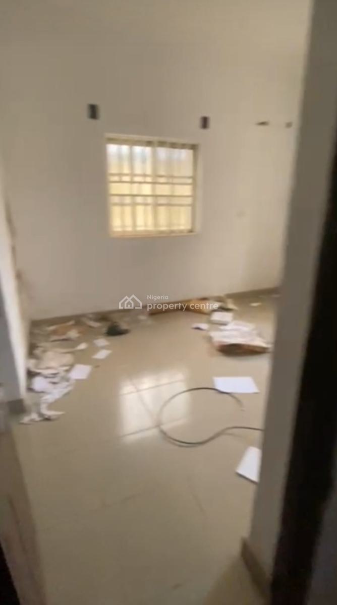 2 Bedrooms Flat Upstairs, 1st Avenue, Gwarinpa, Abuja, Flat / Apartment for Rent