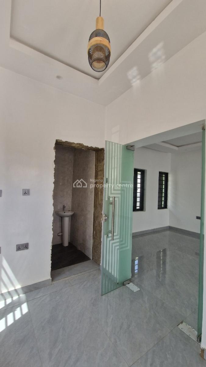 Newly Built 3 Bedroom Bungalow with a Room, Parlour Self Contain Bq, Okebadan Estate, Akala Way, Akobo, Ibadan, Oyo, Detached Bungalow for Sale