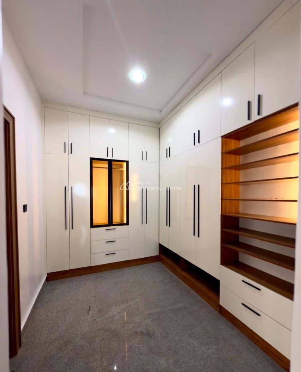 Luxuriously Built 6 Bedroom Detached Home, Asokoro District, Abuja, Detached Duplex for Sale
