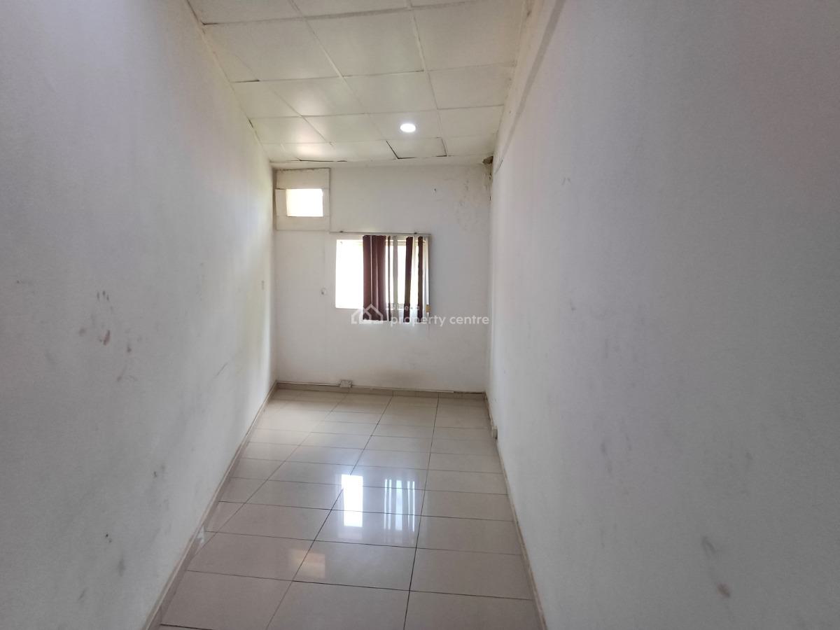 11sqm Office / Shop Space on The Second Floor, Wuse 2, Abuja, Office Space for Rent