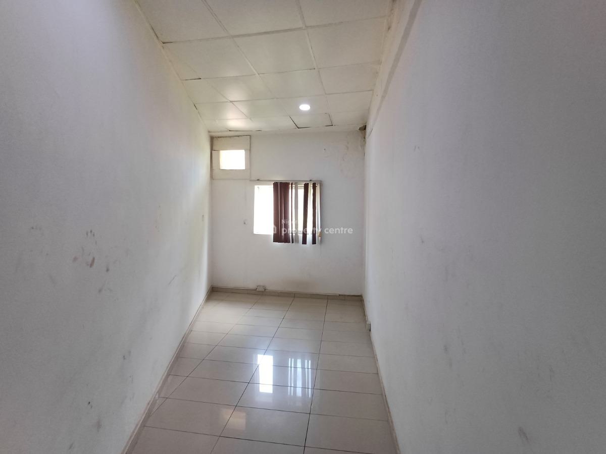 11sqm Office / Shop Space on The Second Floor, Wuse 2, Abuja, Office Space for Rent