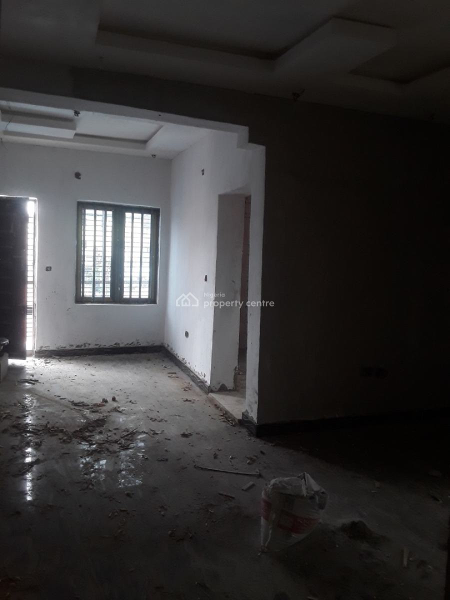 Decent and Spacious Mini Flat, Awin Close, Shomolu, Lagos, Mini Flat (room and Parlour) for Rent