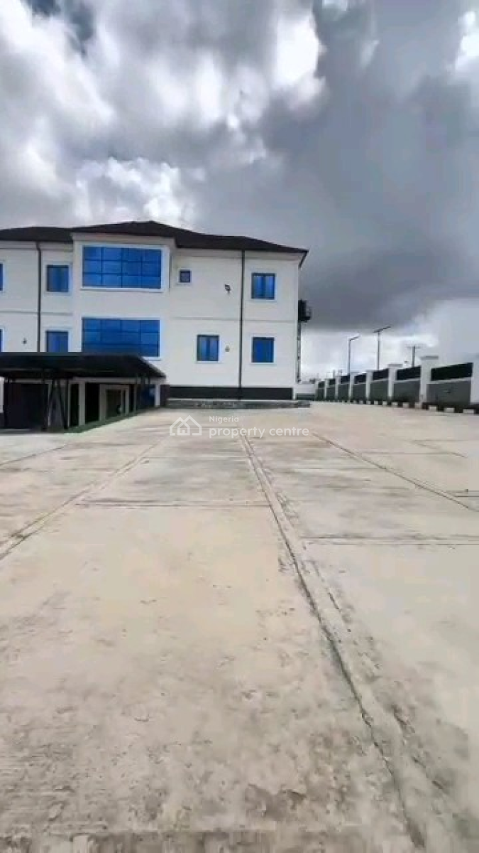 Prestige Redefined: 7-bedroom Ambassadorial Residence with Chalet, Asokoro District, Abuja, House for Sale