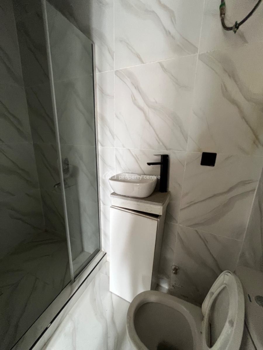 Affordable 2bed in Ologolo, Ologolo, Lekki, Lagos, Flat / Apartment for Sale