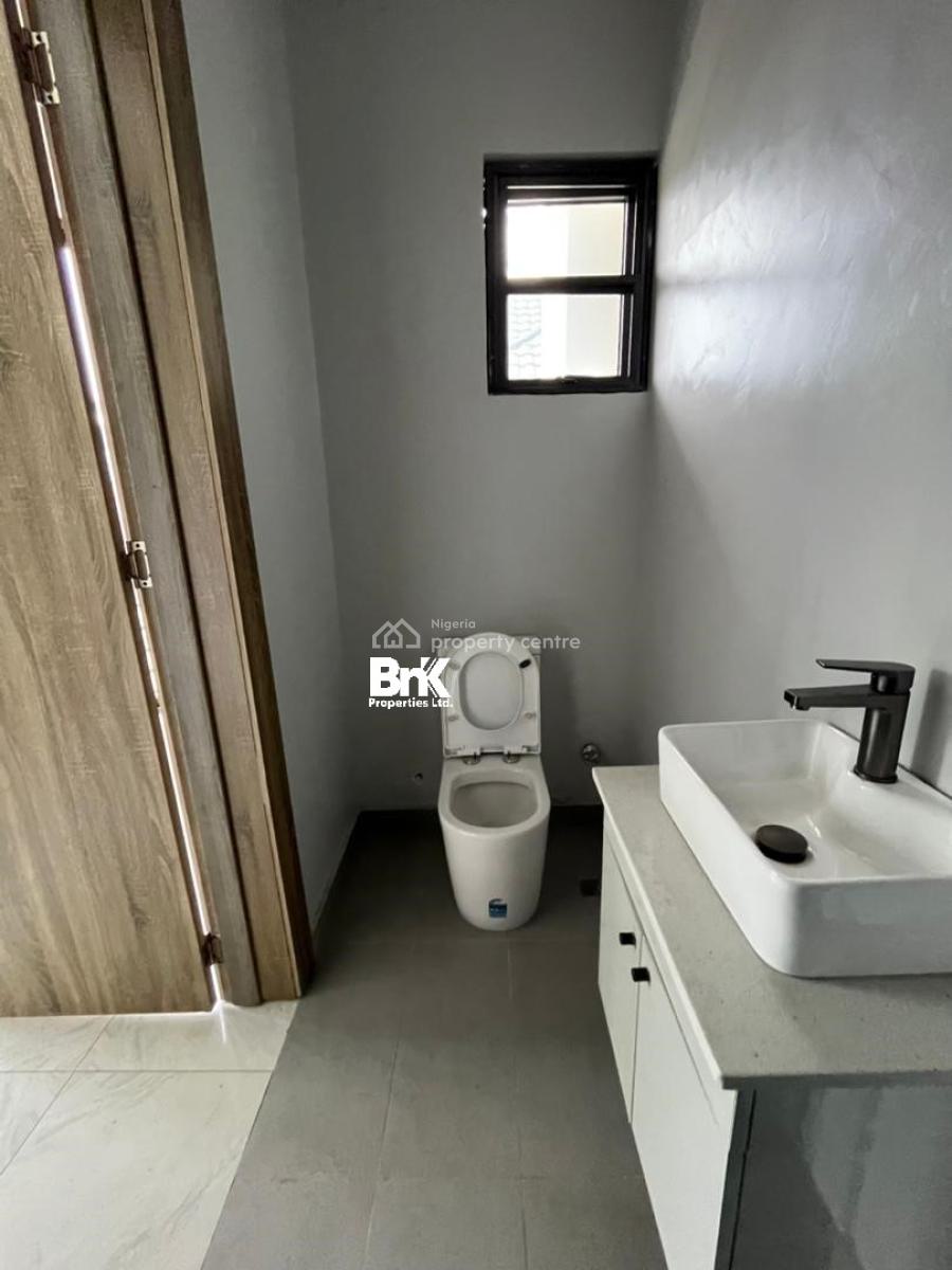 Modern 4 Bedroom Maisonette with a Room Bq, Lekki Phase 1, Lekki, Lagos, Flat / Apartment for Sale