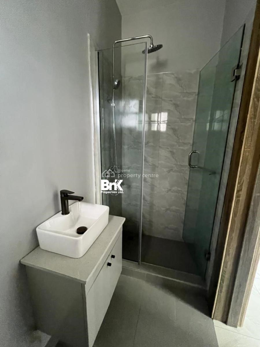 Modern 4 Bedroom Maisonette with a Room Bq, Lekki Phase 1, Lekki, Lagos, Flat / Apartment for Sale