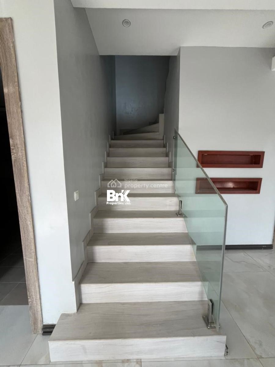 Modern 4 Bedroom Maisonette with a Room Bq, Lekki Phase 1, Lekki, Lagos, Flat / Apartment for Sale