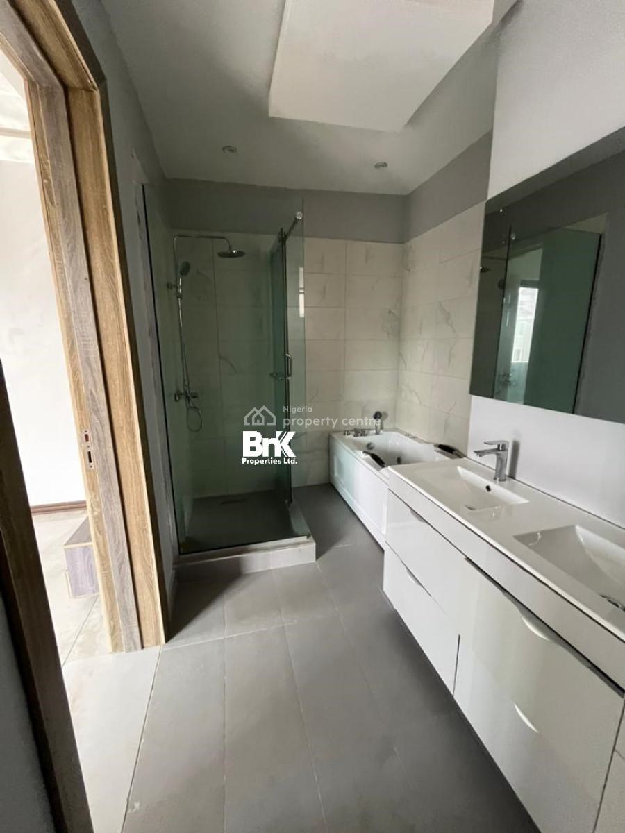 Modern 4 Bedroom Maisonette with a Room Bq, Lekki Phase 1, Lekki, Lagos, Flat / Apartment for Sale