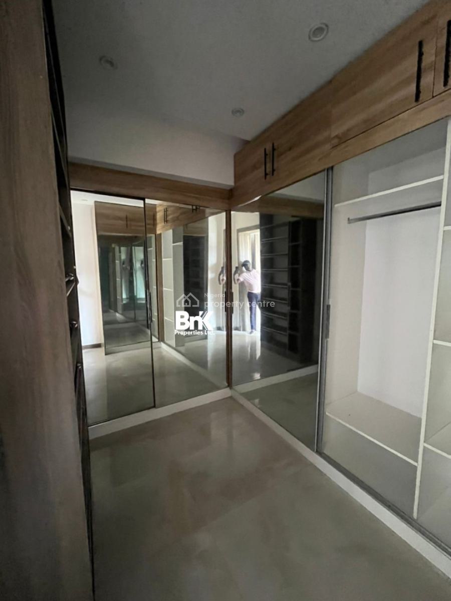 Modern 4 Bedroom Maisonette with a Room Bq, Lekki Phase 1, Lekki, Lagos, Flat / Apartment for Sale