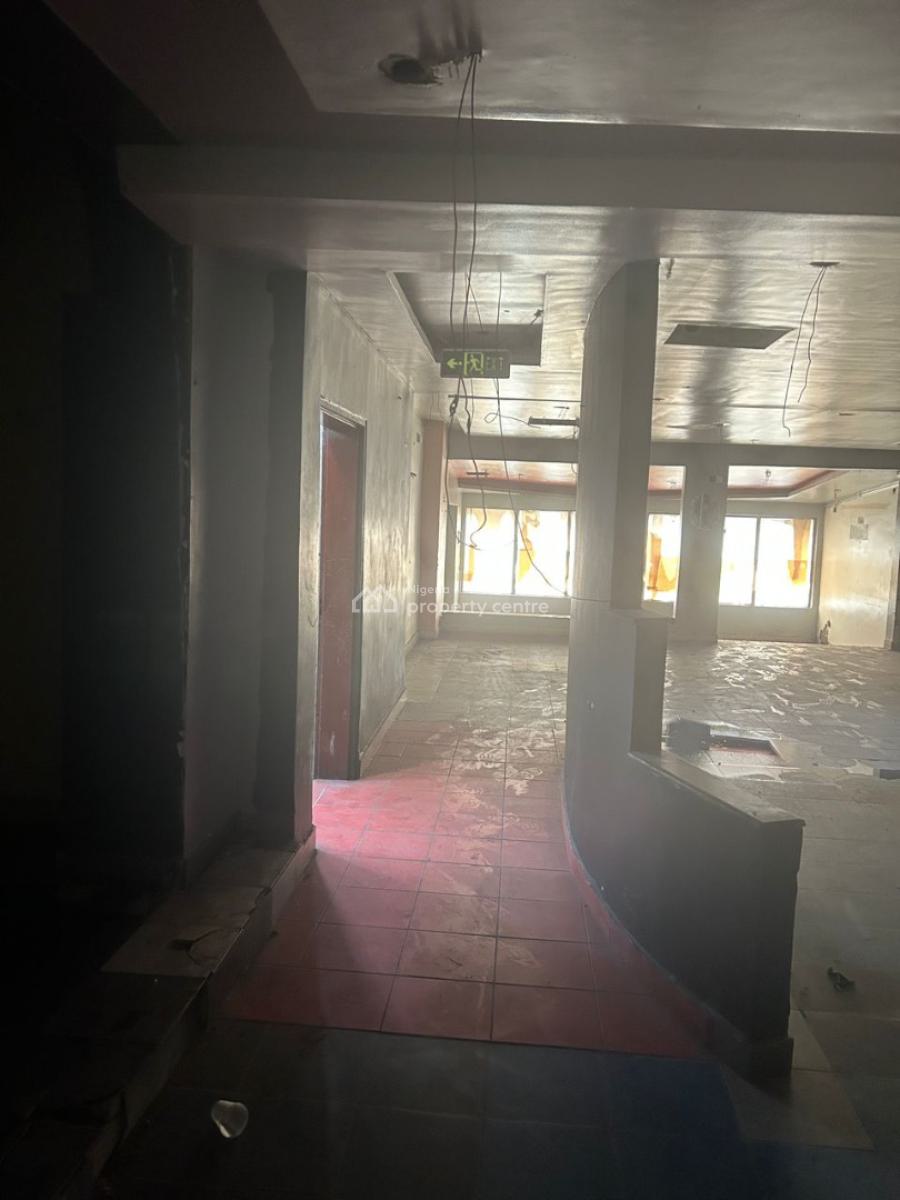 250sqm Shop Space, Victoria Island (vi), Lagos, Shop for Rent