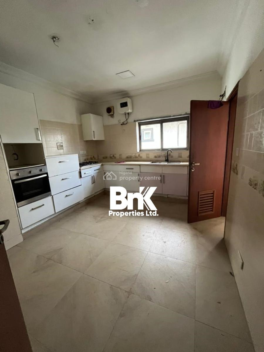 3 Bedroom Apartmrnt, Lekki Phase 1, Lekki, Lagos, Flat / Apartment for Rent