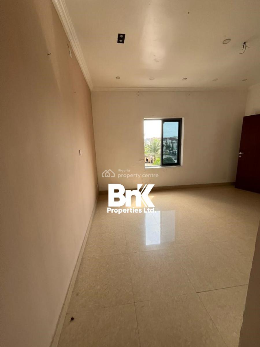3 Bedroom Apartmrnt, Lekki Phase 1, Lekki, Lagos, Flat / Apartment for Rent